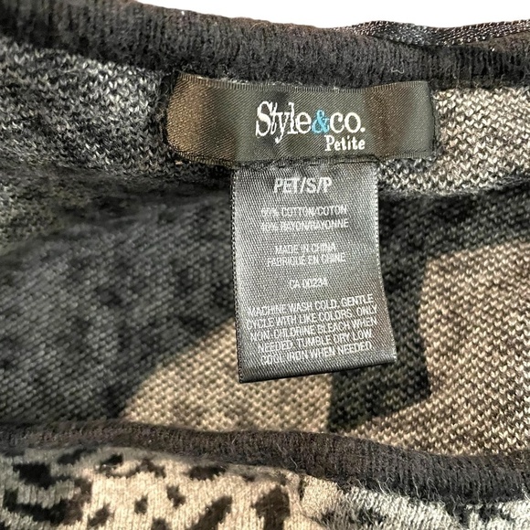 Cheetah Shark Bite Sweater Tunic Top 🖤 - Picture 5 of 9